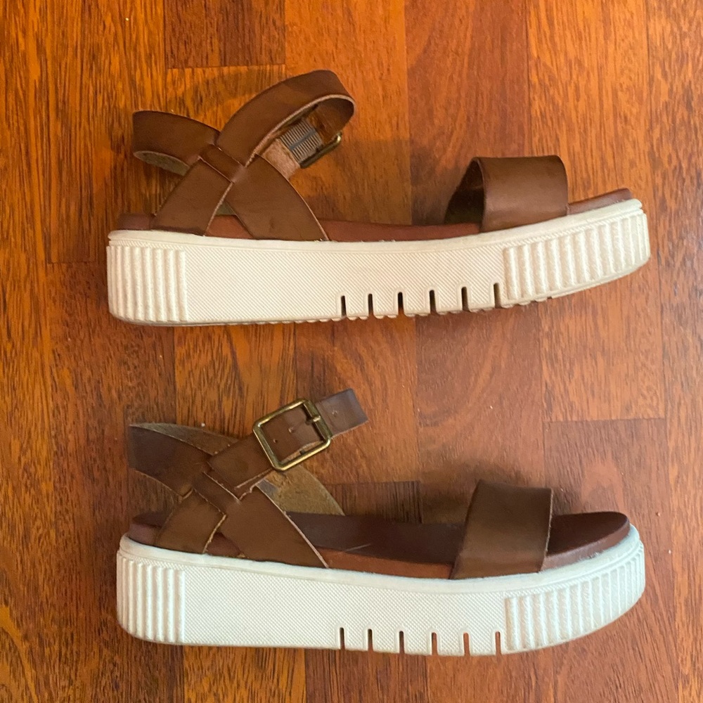 MIA sandals